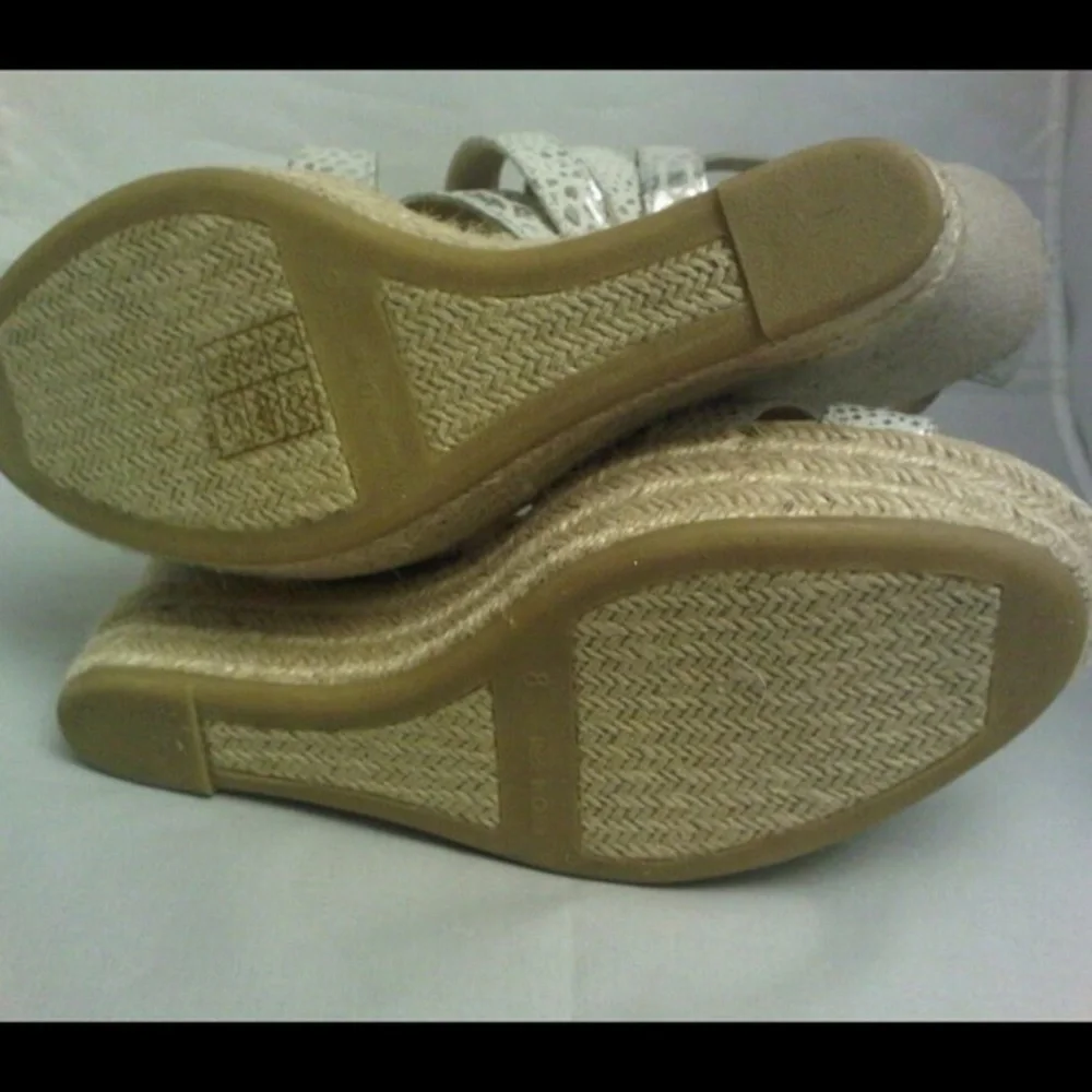 NEW $175 DKNY Silver Platform Espadrilles Sz 8